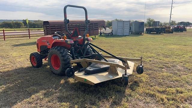 Image of Kubota L3301 equipment image 3