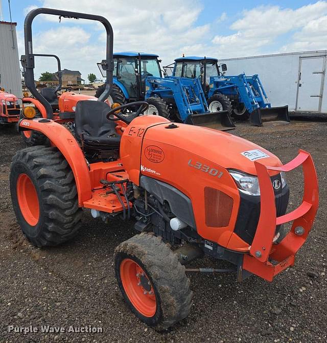 Image of Kubota L3301D equipment image 2