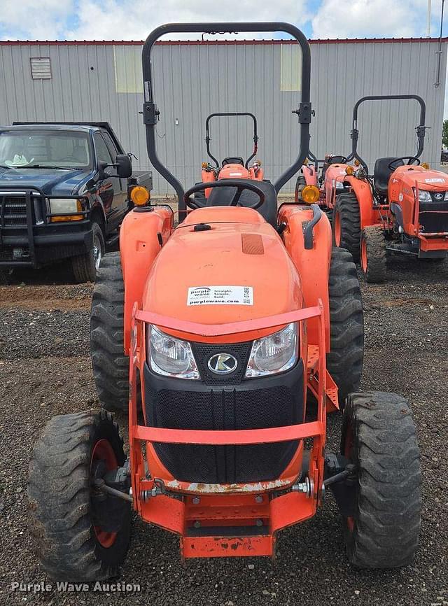 Image of Kubota L3301D equipment image 1