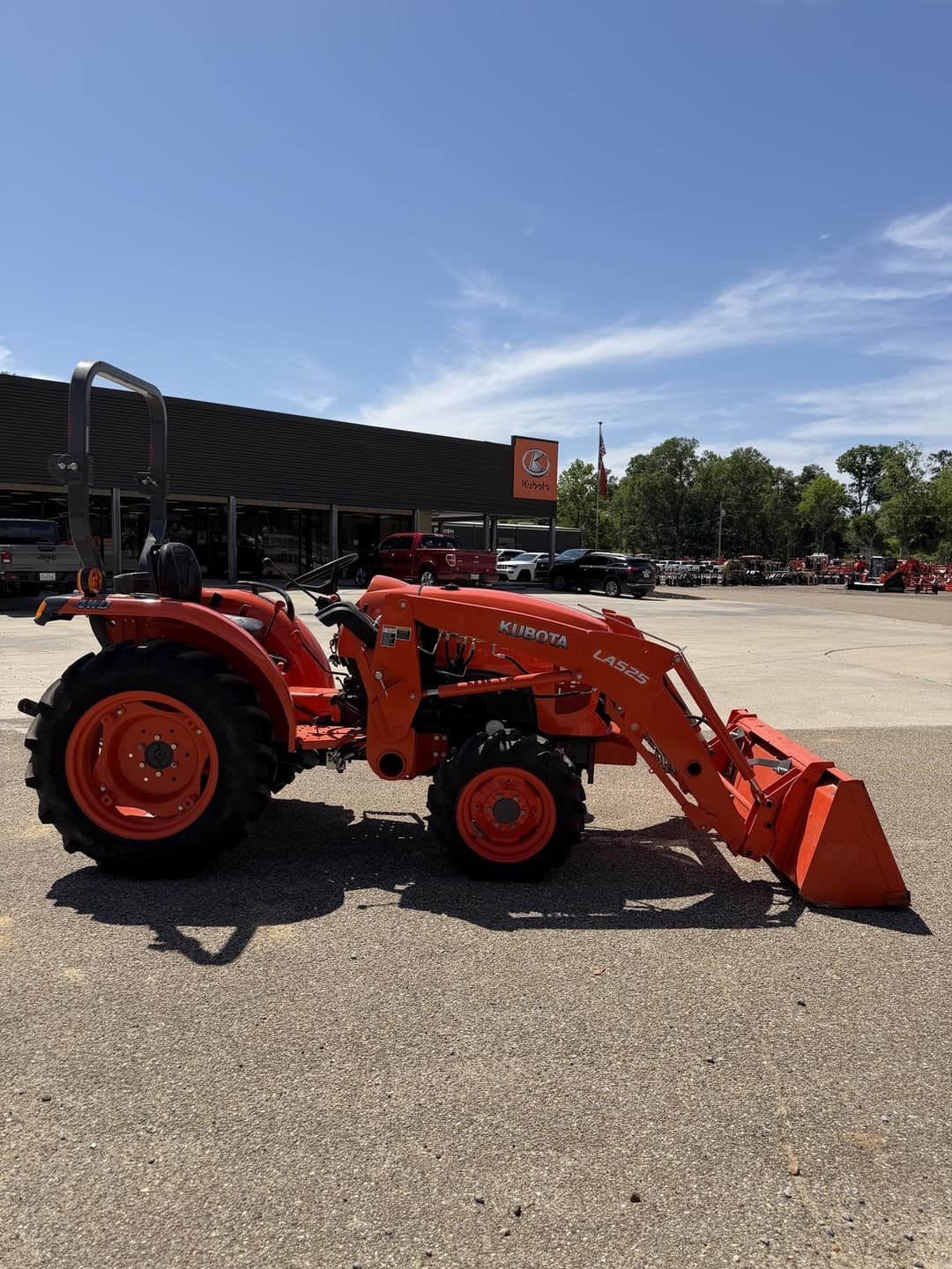 Image of Kubota L3301DT Image 1