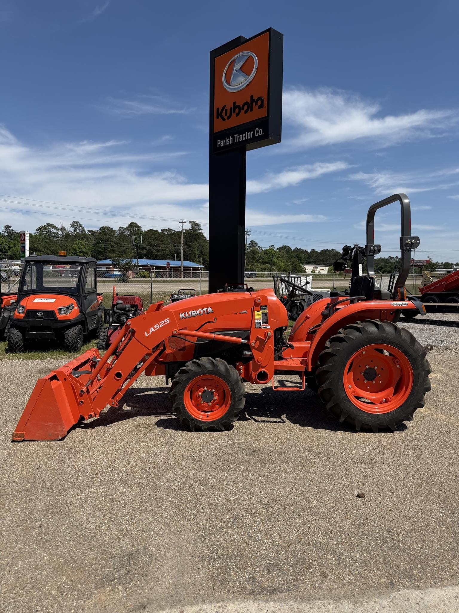 2019 Kubota L3301DT Equipment Image0