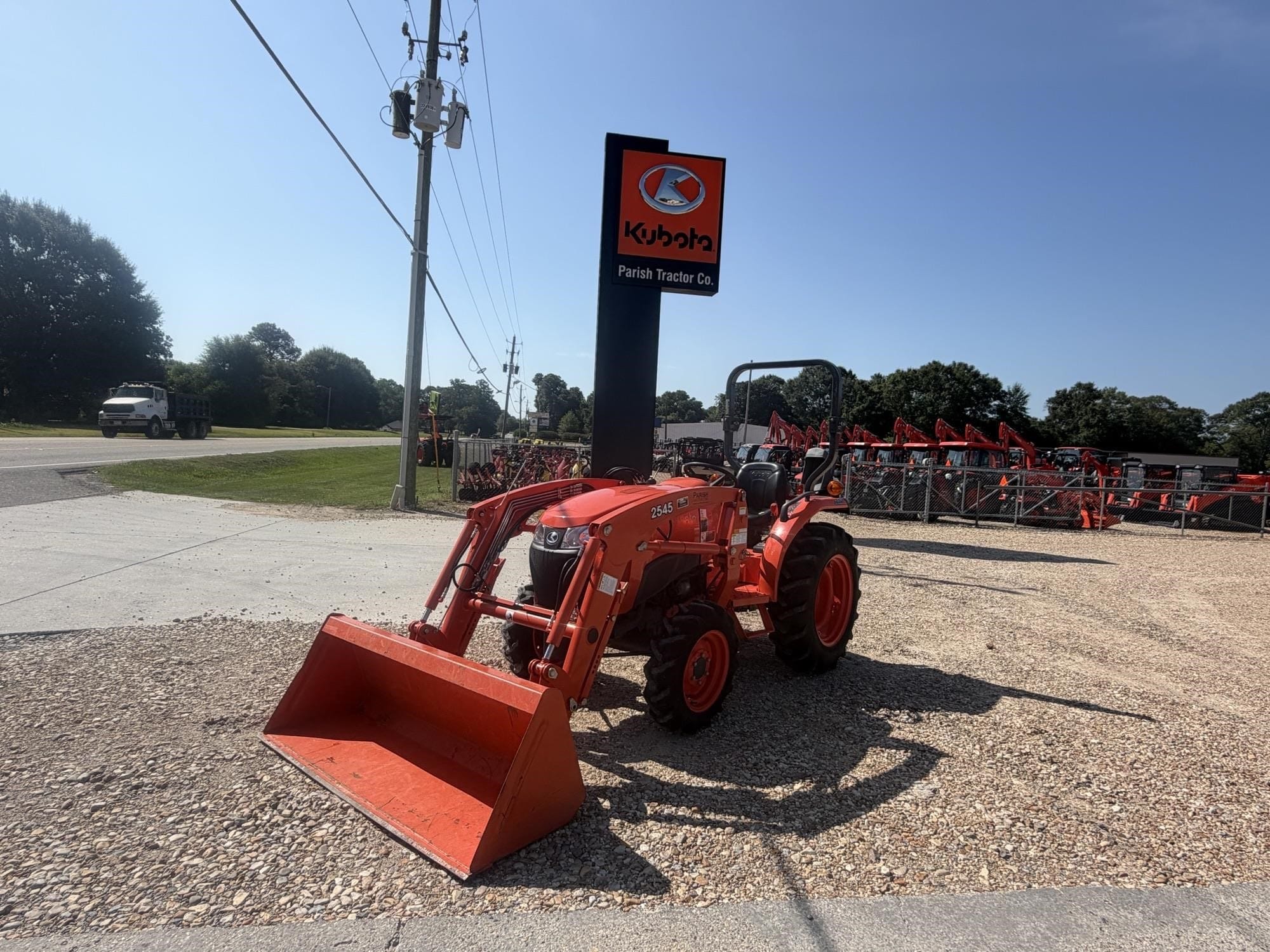 2019 Kubota L3301DT Equipment Image0