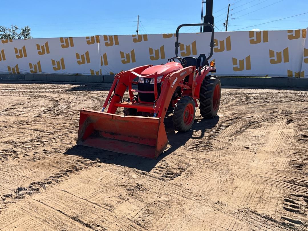 Image of Kubota L3301D Primary image