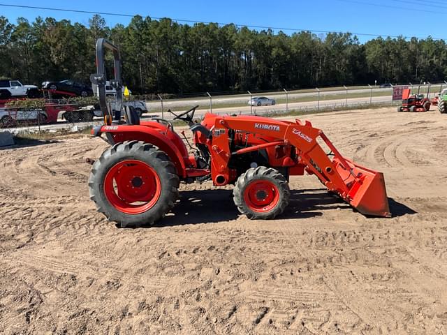Image of Kubota L3301D equipment image 3