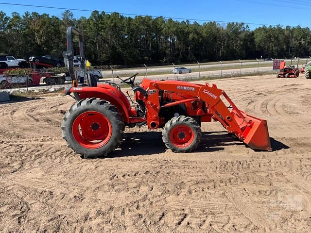 Image of Kubota L3301D equipment image 3