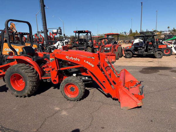 Image of Kubota L3301DT equipment image 1