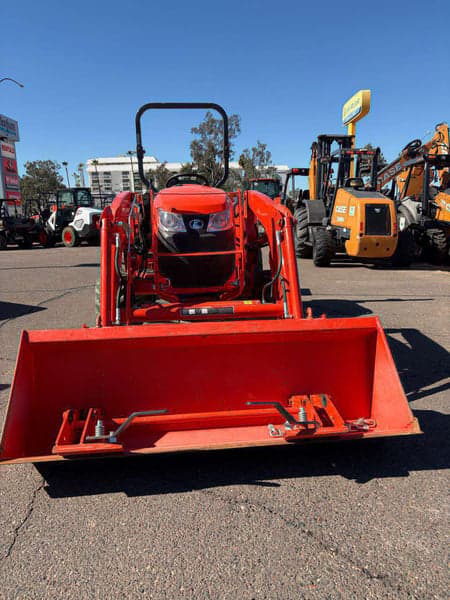 Image of Kubota L3301DT equipment image 2