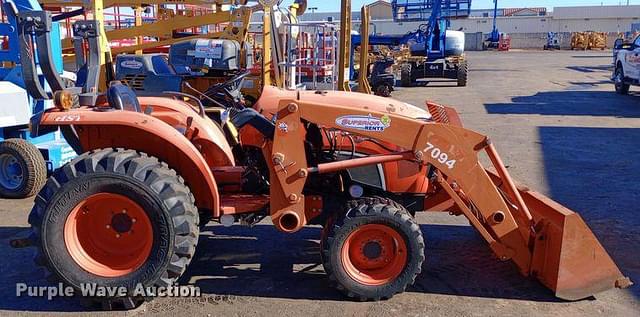 Image of Kubota L3301HST equipment image 3