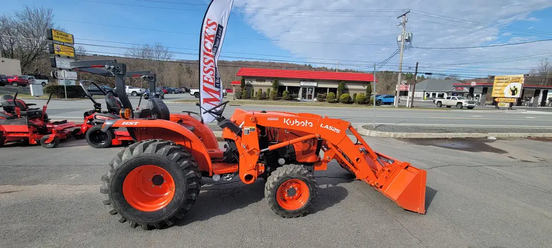 Image of Kubota L3301HST Primary image