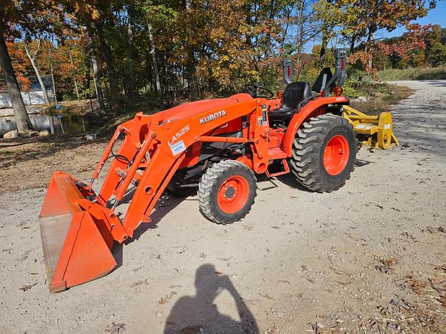 Image of Kubota L3301 equipment image 2