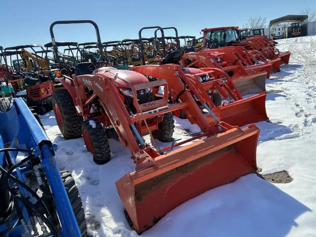 Image of Kubota L3302 equipment image 1