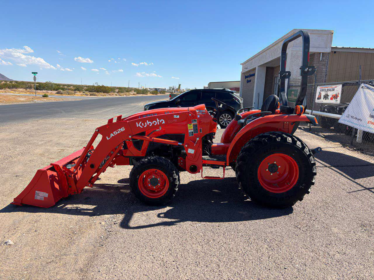 Kubota L3302 Equipment Image0