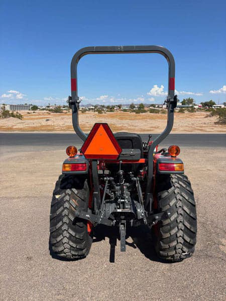 Image of Kubota L3302 equipment image 3