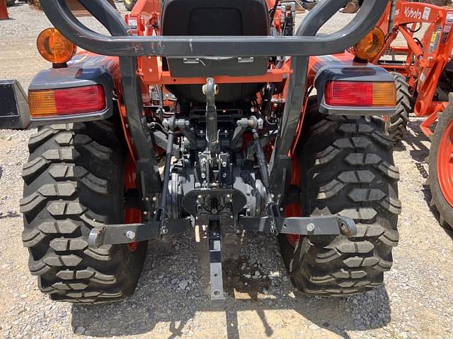 Image of Kubota L3302 equipment image 4