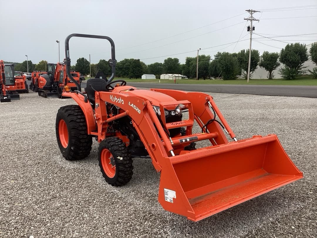 Image of Kubota L3302 Primary image