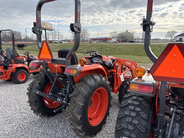 Image of Kubota L3302 equipment image 2