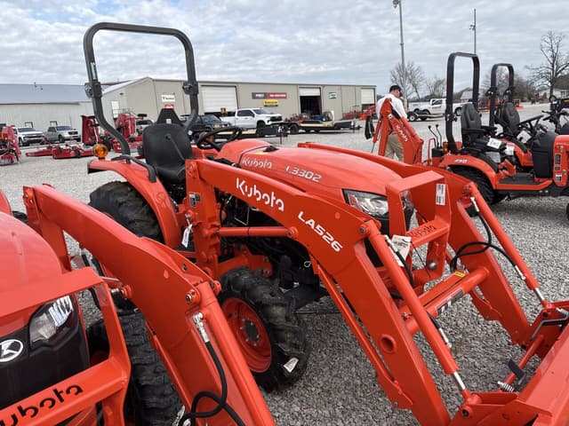 Image of Kubota L3302 equipment image 1