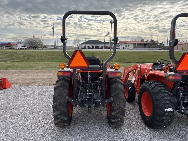 Image of Kubota L3302 equipment image 3