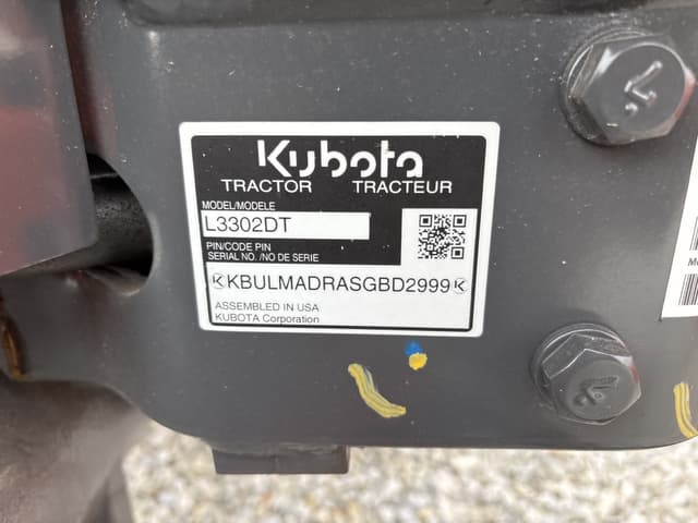 Image of Kubota L3302DT equipment image 2