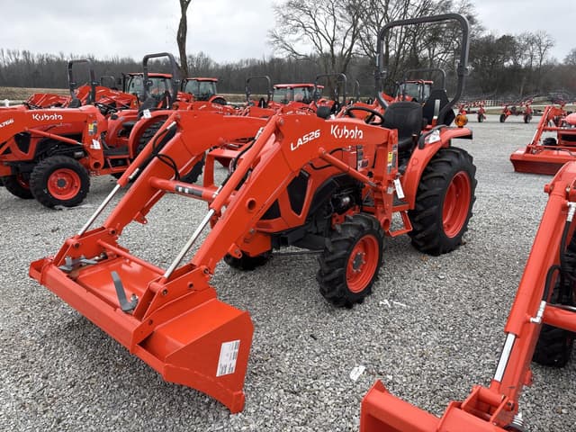 Image of Kubota L3302DT equipment image 1