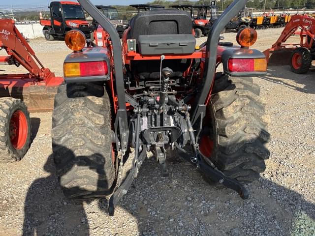 Image of Kubota L3302 equipment image 4