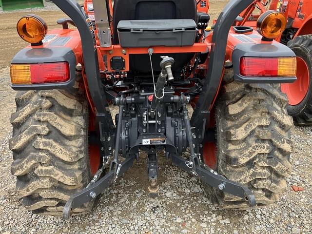 Image of Kubota L3302 equipment image 4