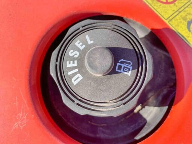 Image of Kubota L3302 equipment image 3