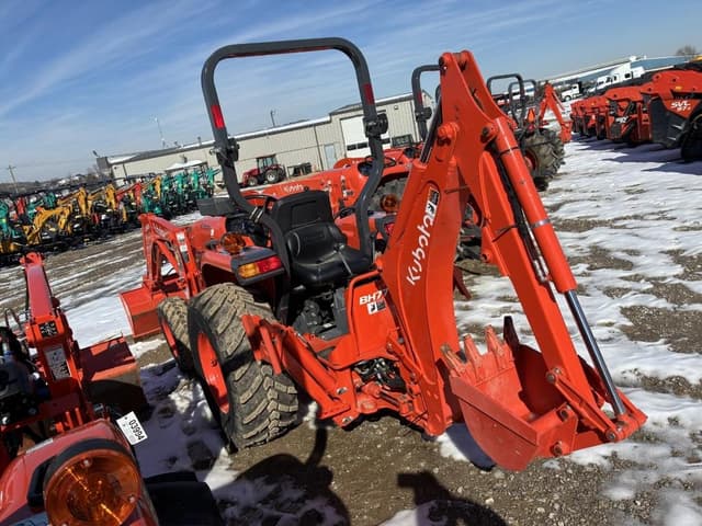 Image of Kubota L3302 equipment image 3