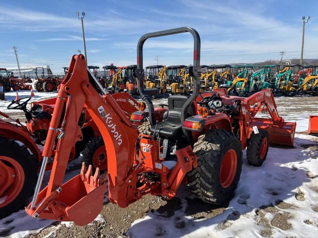 Image of Kubota L3302 equipment image 2