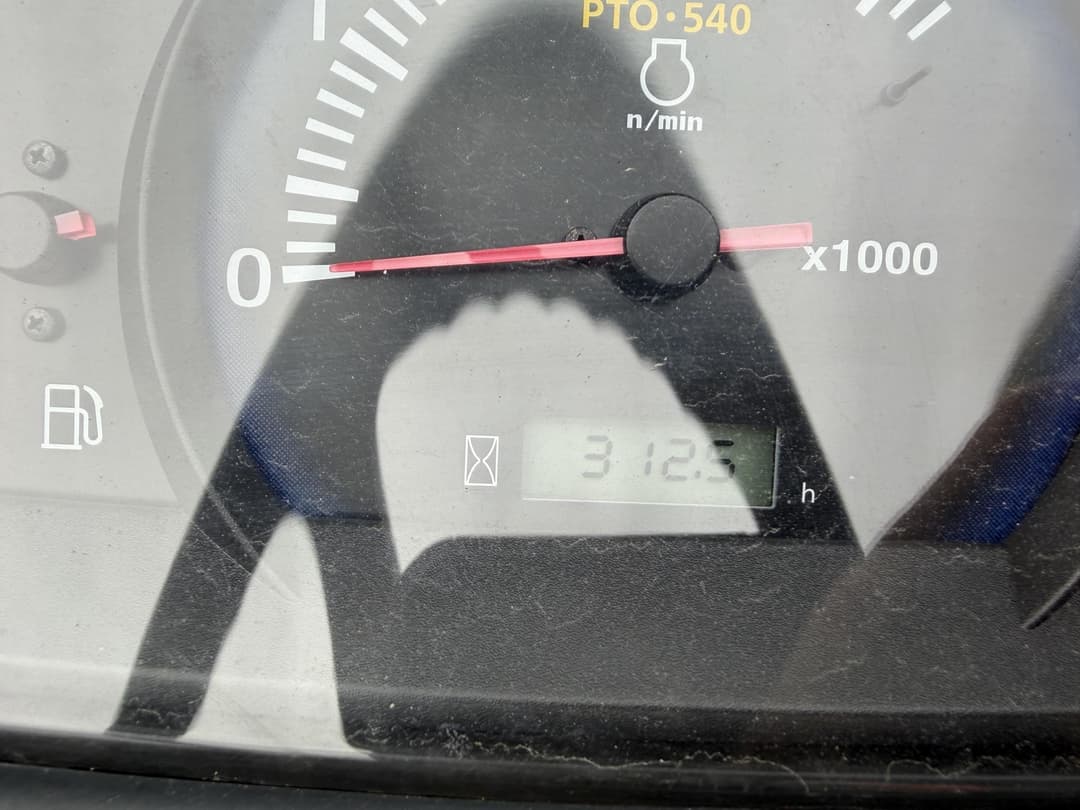 Image of Kubota L3302DT Image 1