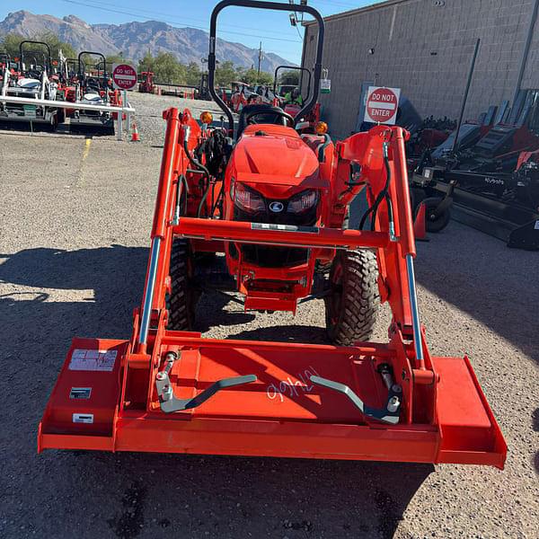 Image of Kubota L3302 equipment image 2