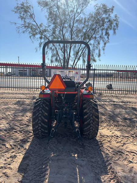 Image of Kubota L3302 equipment image 3
