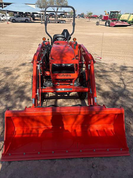 Image of Kubota L3302 equipment image 2