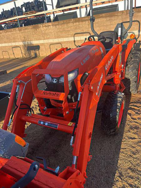 Image of Kubota L3302HST equipment image 2