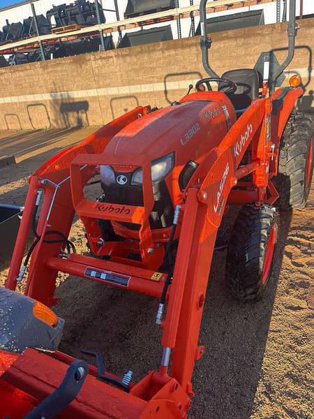 Image of Kubota L3302 equipment image 2
