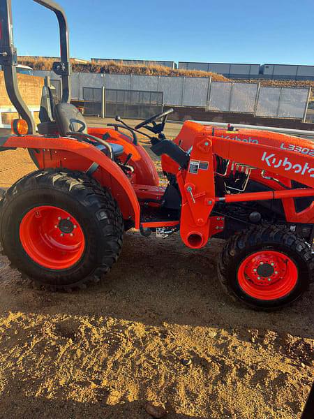 Image of Kubota L3302HST equipment image 1