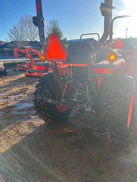 Image of Kubota L3302 equipment image 3