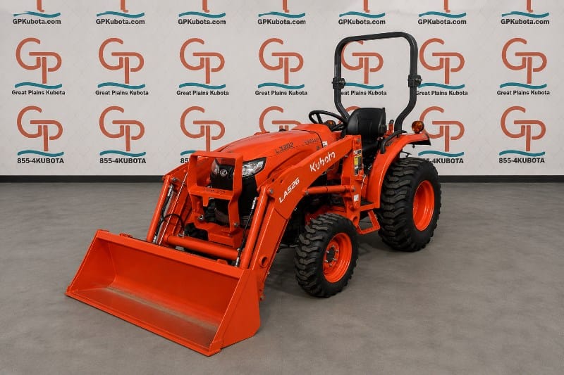 Kubota L3302HST Equipment Image0