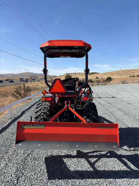 Image of Kubota L3302 equipment image 3
