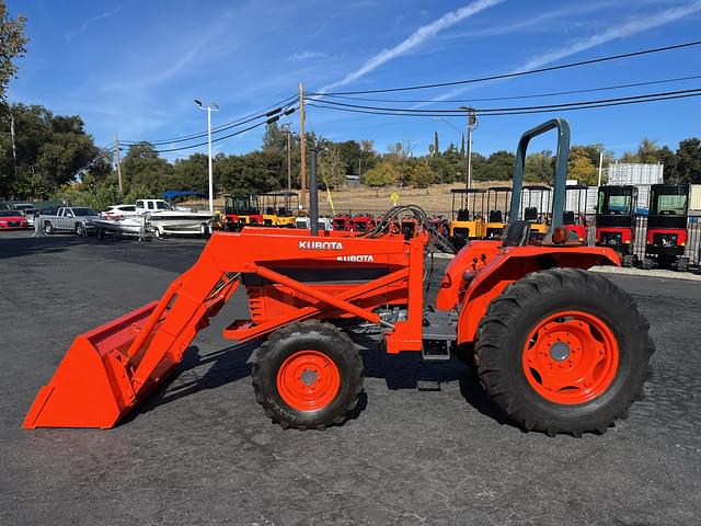 Image of Kubota L3350 equipment image 1