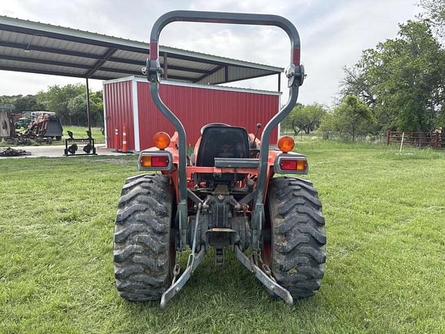 Image of Kubota L3400 equipment image 3