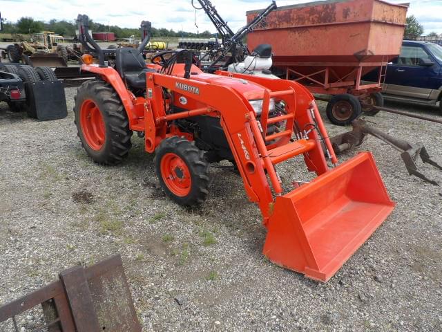 Image of Kubota L3400 Image 0