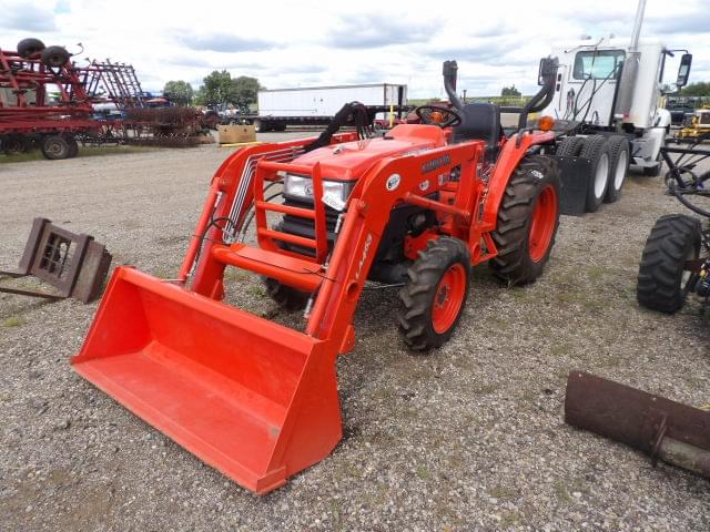 Image of Kubota L3400 Image 1