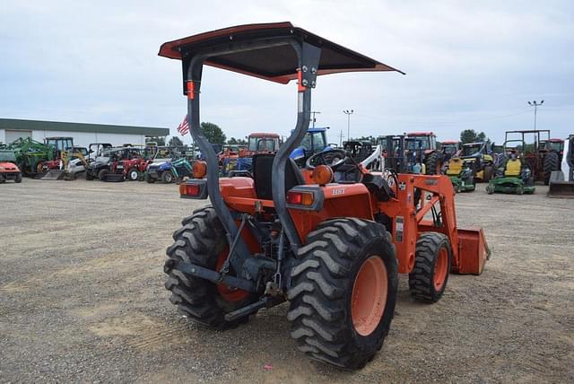 Image of Kubota L3400 equipment image 2