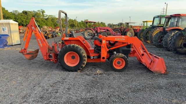 Image of Kubota L3400 equipment image 3