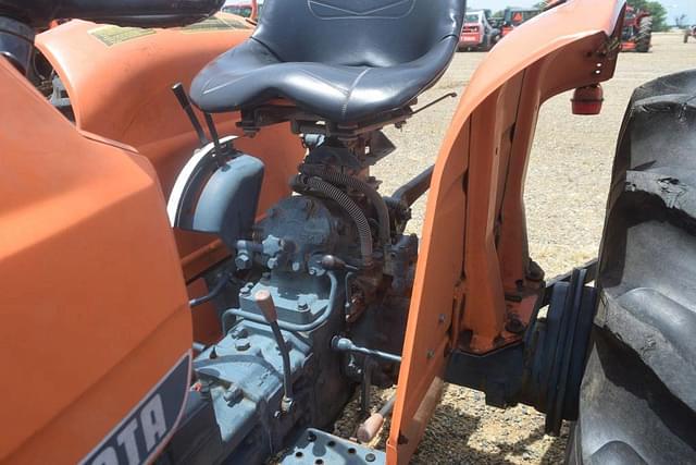 Image of Kubota L345 equipment image 4