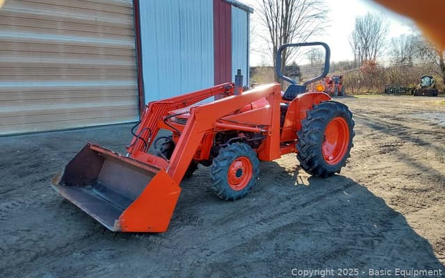 Image of Kubota L345 equipment image 1
