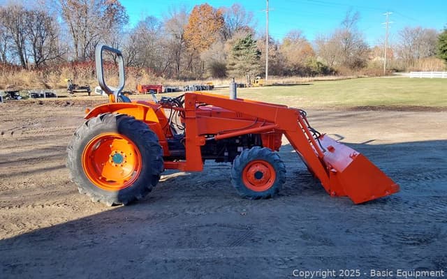 Image of Kubota L345 equipment image 4