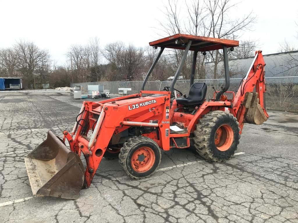 Main image Kubota L35