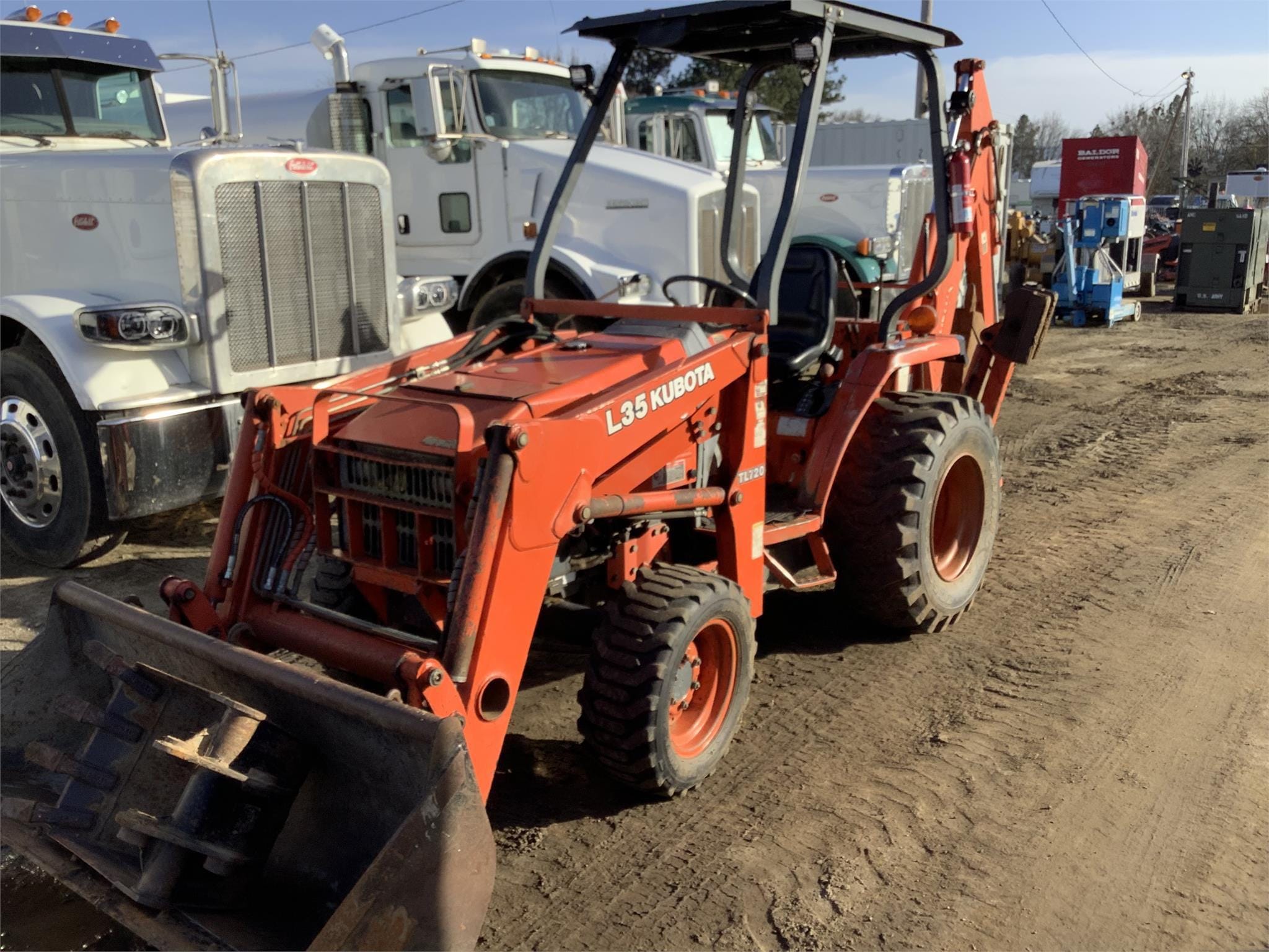 Main image Kubota L35